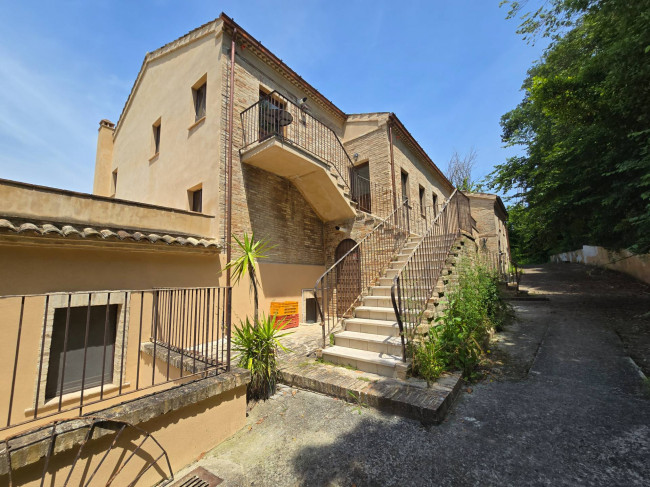 Casale in vendita a Fermo