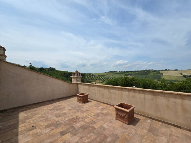 Casale in vendita a Fermo