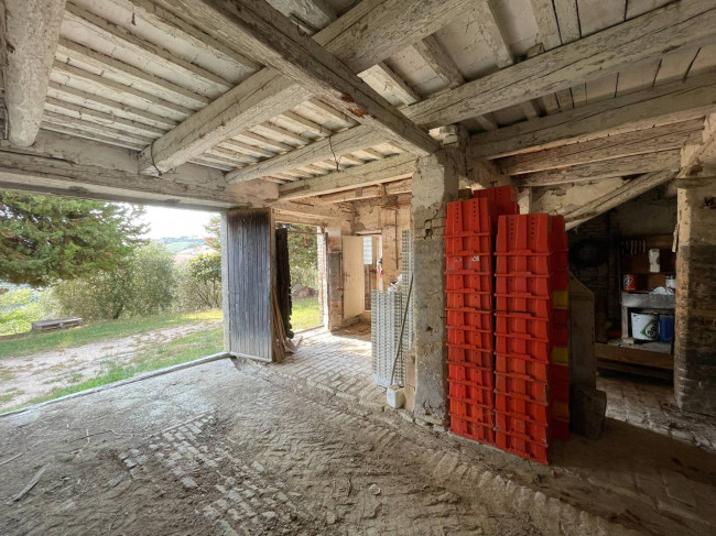 Rustico in vendita a Fermo