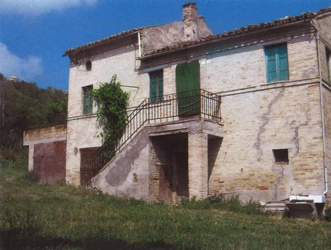 Rustico in vendita a Montegiorgio