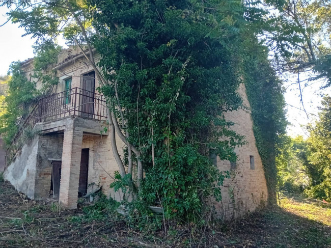 Rustico in vendita a Montegiorgio