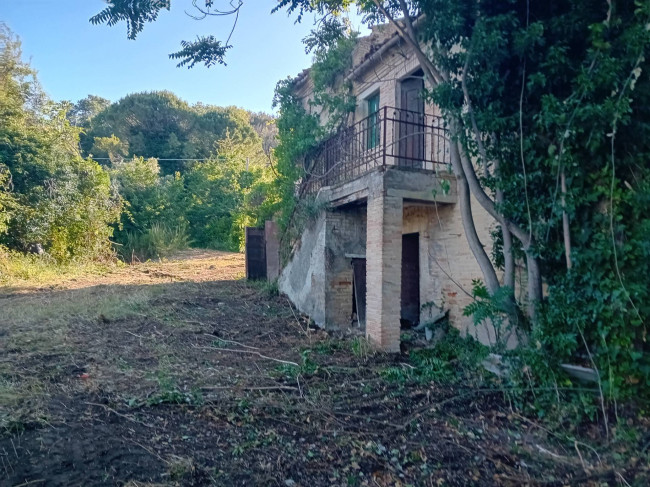 Rustico in vendita a Montegiorgio