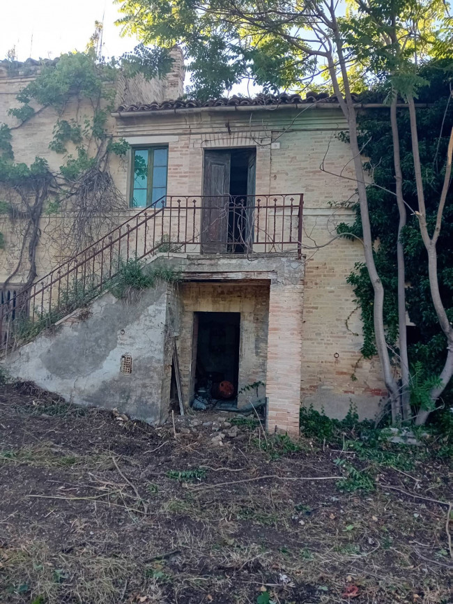 Rustico in vendita a Montegiorgio