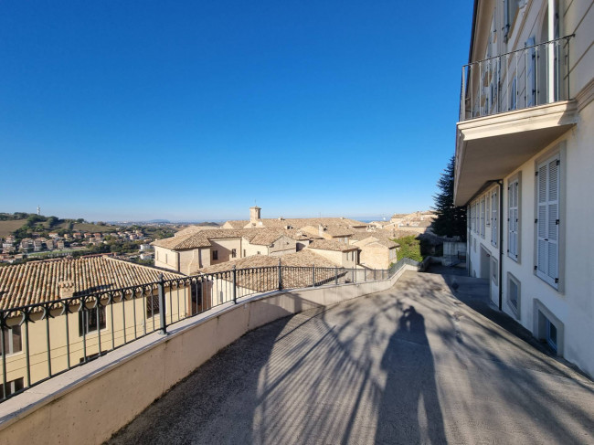 Box o garage in vendita a Fermo