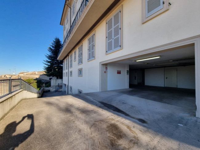 Box o garage in vendita a Fermo