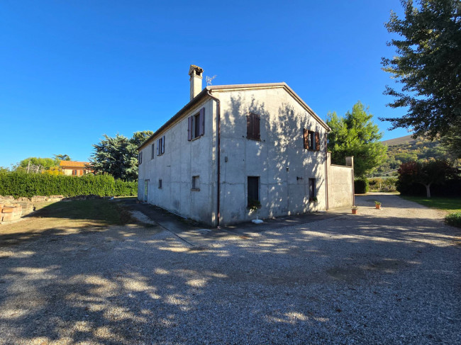 Casa singola in vendita a Montefiore dell'Aso