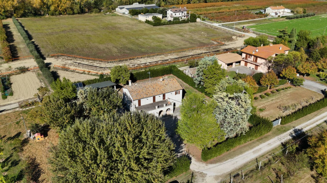 Casa singola in vendita a Montefiore dell'Aso