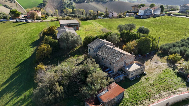 Rustico in vendita a Fermo