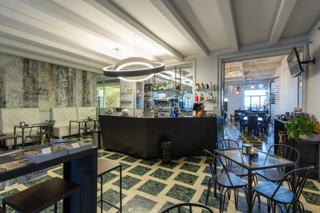 Locale commerciale in vendita a Fermo