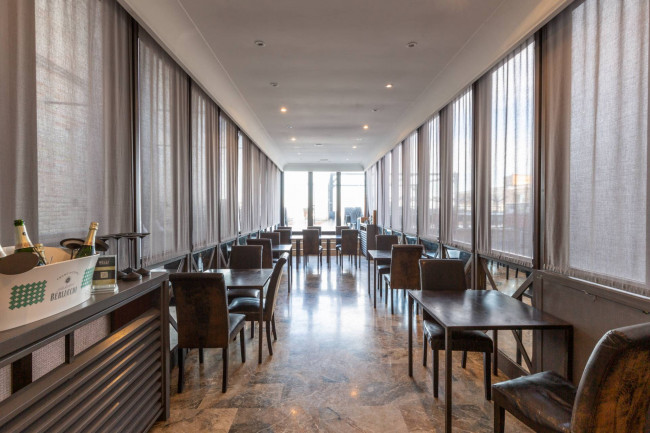 Locale commerciale in vendita a Fermo