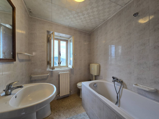 Casa indipendente in vendita a Castignano