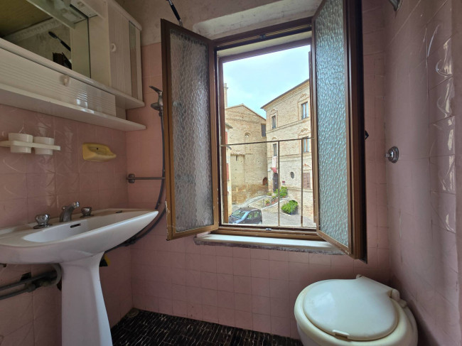 Casa indipendente in vendita a Castignano