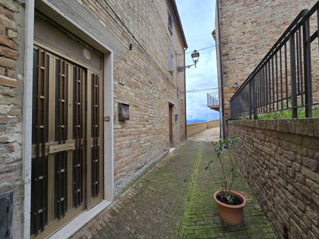 Casa indipendente in vendita a Castignano