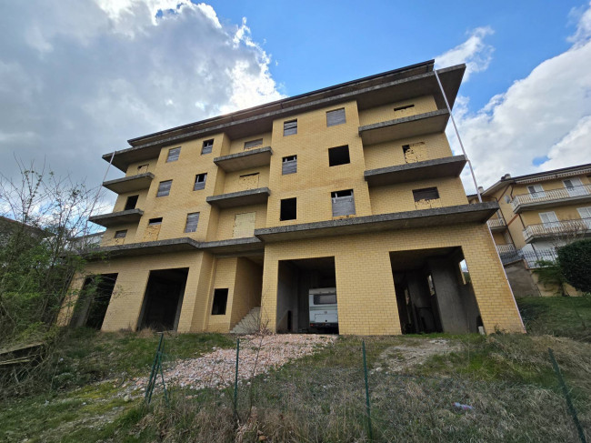 Edificio in vendita a Montelparo