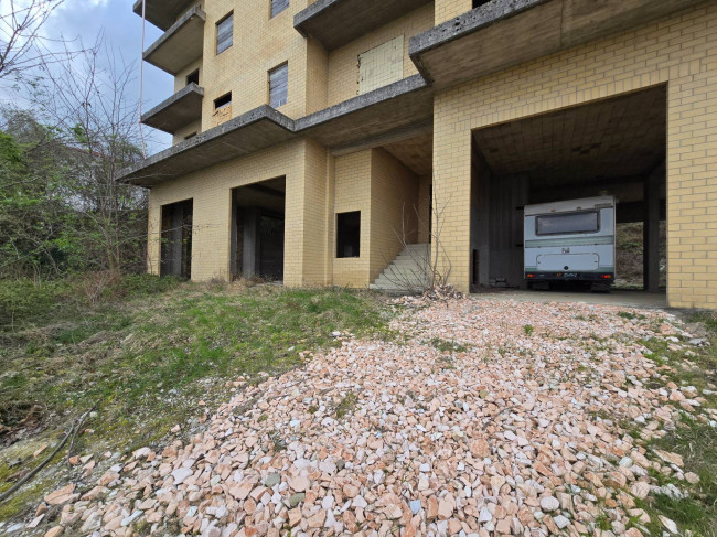Edificio in vendita a Montelparo