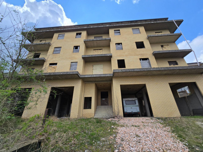 Edificio in vendita a Montelparo