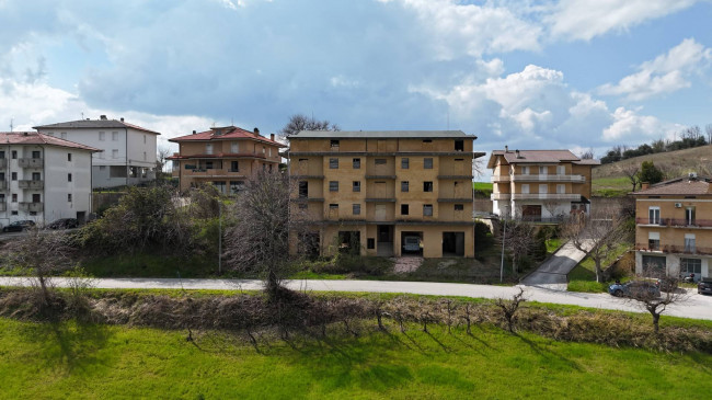 Edificio in vendita a Montelparo
