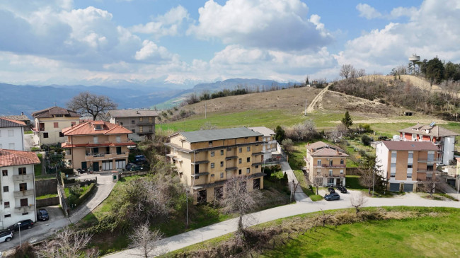 Edificio in vendita a Montelparo