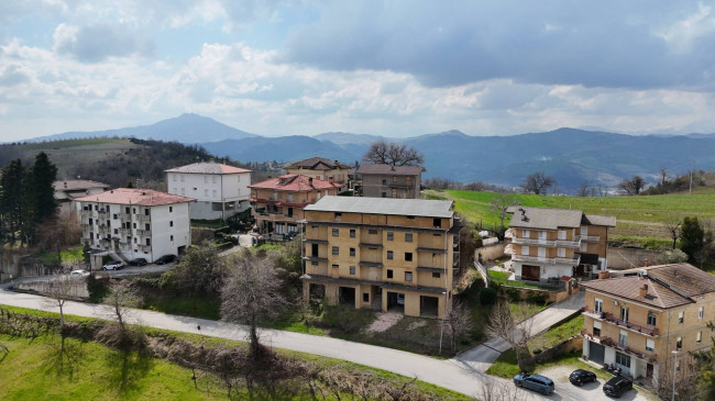 Edificio in vendita a Montelparo