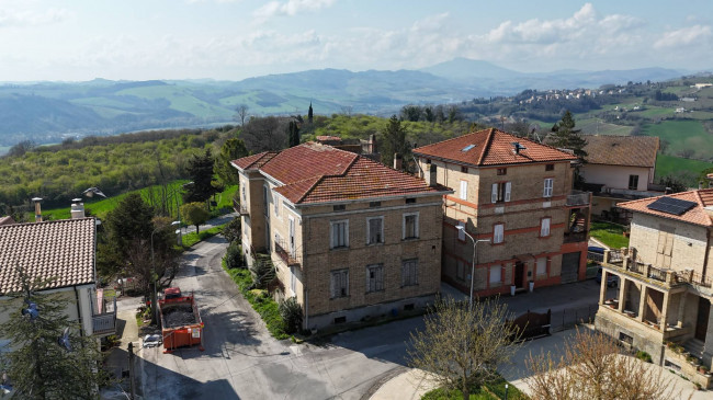 Villa in vendita a Monte Vidon Combatte