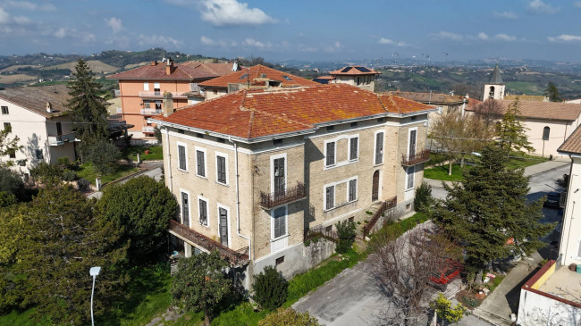 Villa in vendita a Monte Vidon Combatte