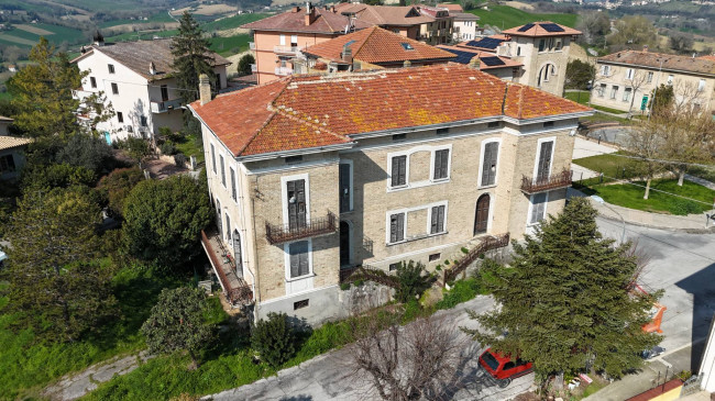 Villa in vendita a Monte Vidon Combatte
