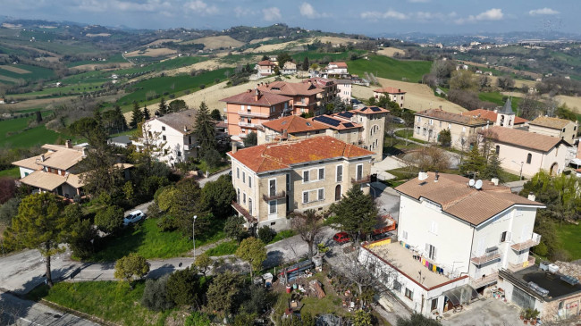 Villa in vendita a Monte Vidon Combatte