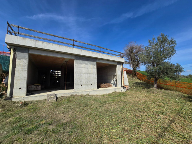 Villa for sale in Fermo