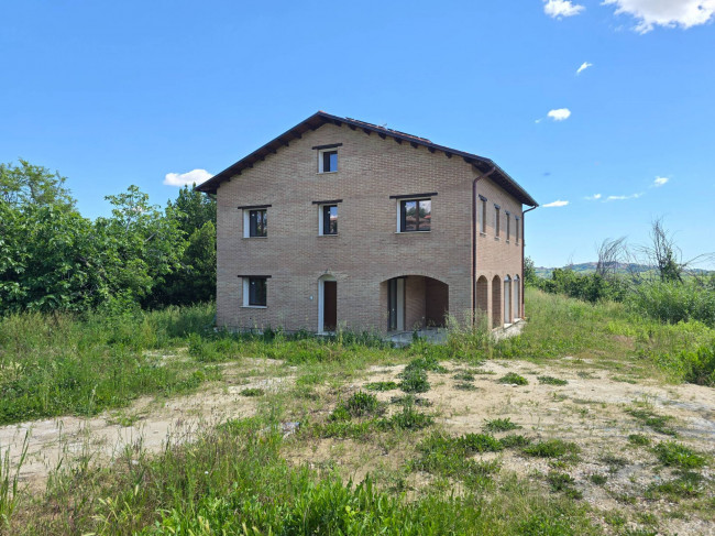 Casale in vendita a Montappone