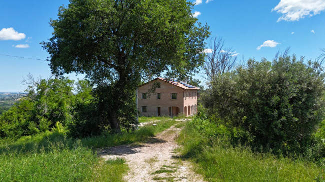 Casale in vendita a Montappone
