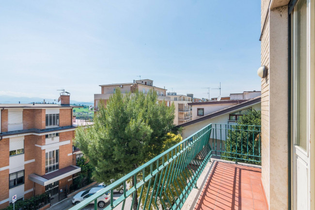 Semi-detached house for sale in Fermo