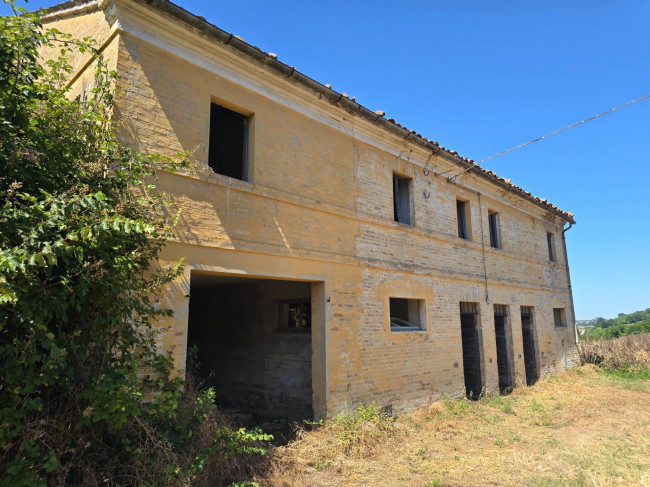 Rustico in vendita a Belmonte Piceno