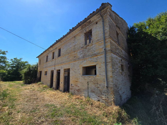 Rustico in vendita a Belmonte Piceno