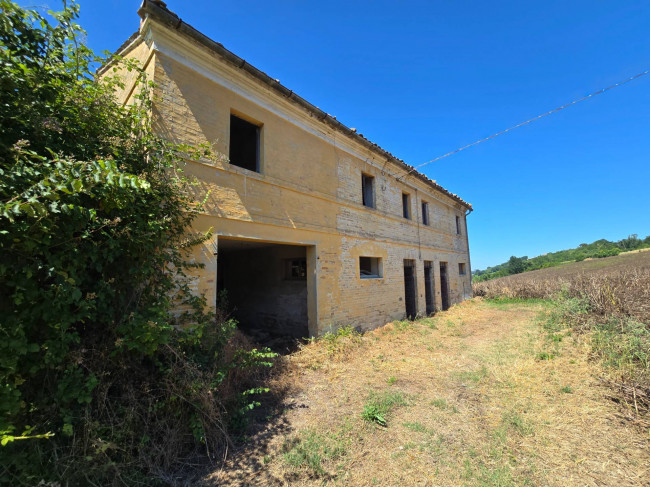 Rustico in vendita a Belmonte Piceno