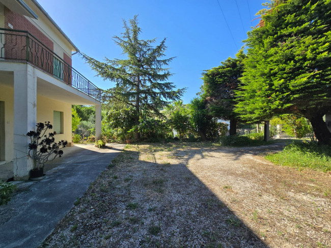 Single House for sale in Fermo