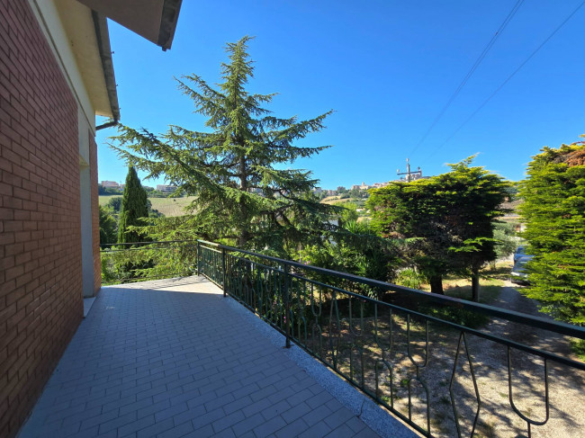Single House for sale in Fermo