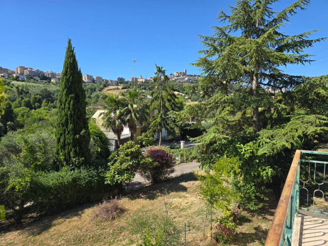 Single House for sale in Fermo