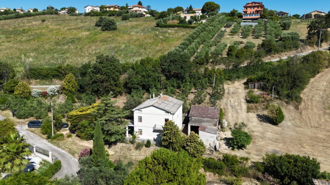 Single House for sale in Fermo