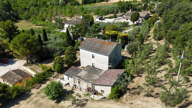 Single House for sale in Fermo