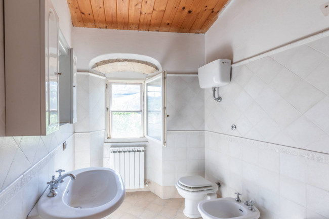 Casa indipendente in vendita a Valfornace