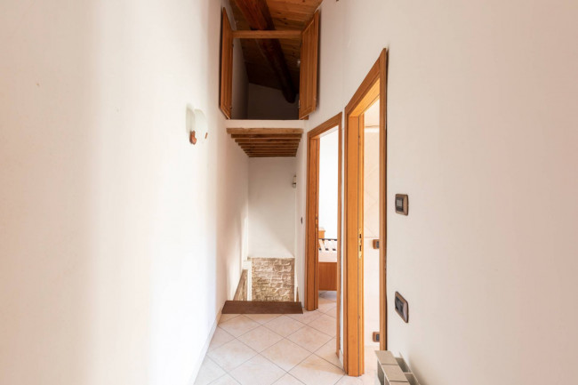 Casa indipendente in vendita a Valfornace