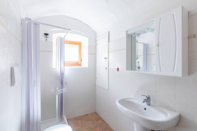 Casa indipendente in vendita a Valfornace