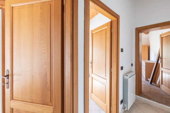Casa indipendente in vendita a Valfornace