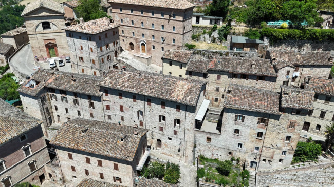 Appartamento in vendita a Montefortino