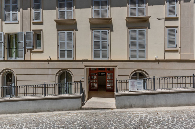 Garage for sale in Fermo