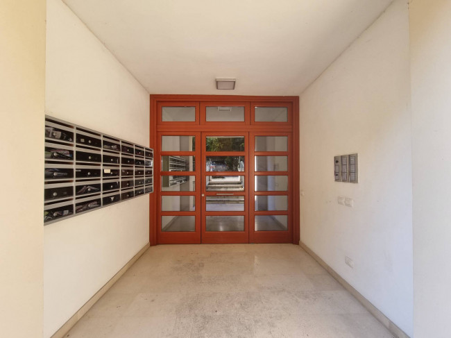 Garage for sale in Fermo