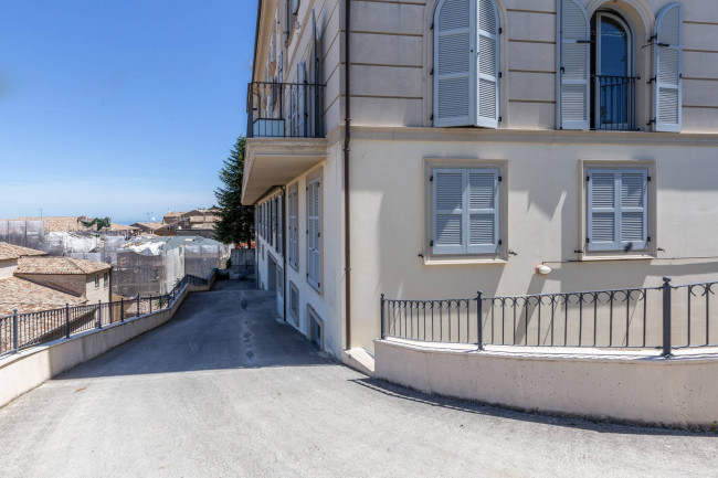 Garage for sale in Fermo