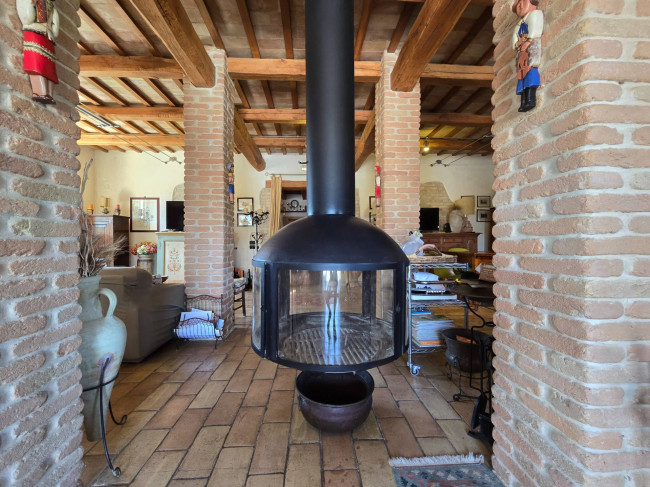 Casale in vendita a Fermo