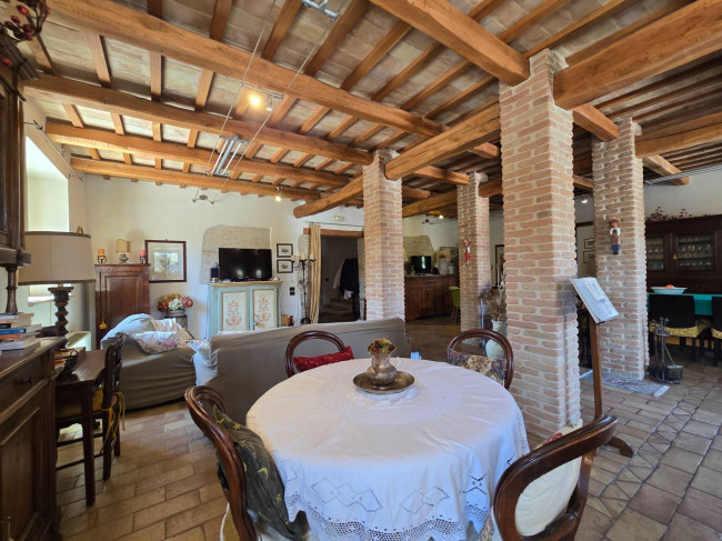 Casale in vendita a Fermo