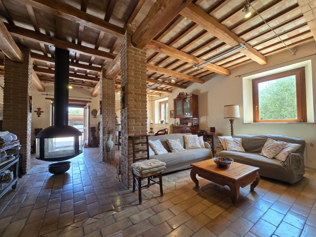 Casale in vendita a Fermo